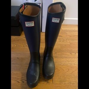 Size 8 Hunter rain boots